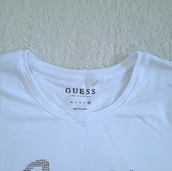Guess❓Rhinestone💎 Logo Tee👕 - NWT - Picture 4 of 16